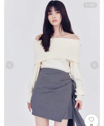 미사용 새상품 FRAY I.D 오프숄더 상의 풀오버