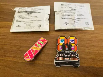 돈키호테 백투더퓨처 핀 배지 2종 세트