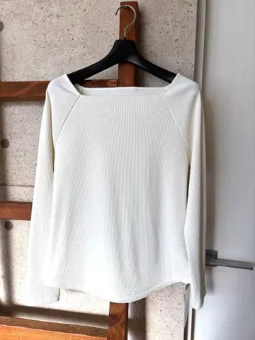 택 포함 새상품 유나이티드 애로우즈 니트라이크 스퀘어넥 티셔츠