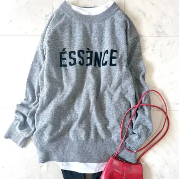 컨디션 최상 스픽 앤 스팬 ESSENCE 로고 니트 크루넥 인기 완판템
