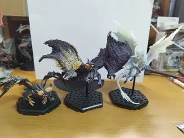 몬헌 피규어 3체 세트