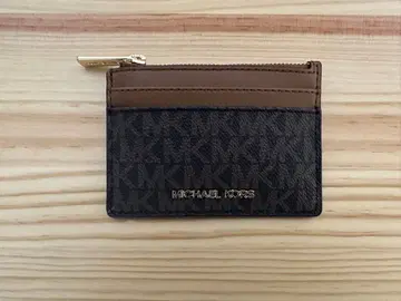 MICHAEL KORS 브라운 패스 케이스