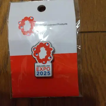 간사이 만박 2025 미야쿠미야쿠 공식 로고 마크 핀 배지