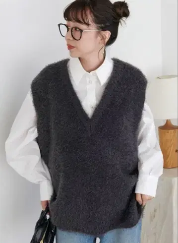 discoat 그레이 V넥 니트 베스트