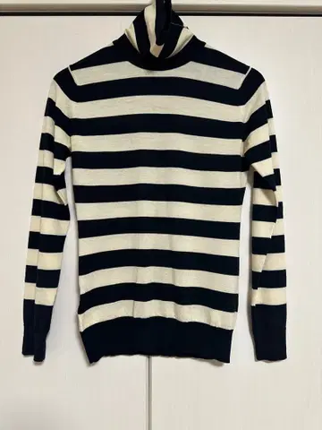 [ 존스메들리 ] 스트라이프 터틀넥 니트