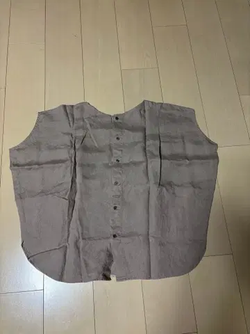 어반 리서치 린넨 2웨이 프렌치 턱 블라우스