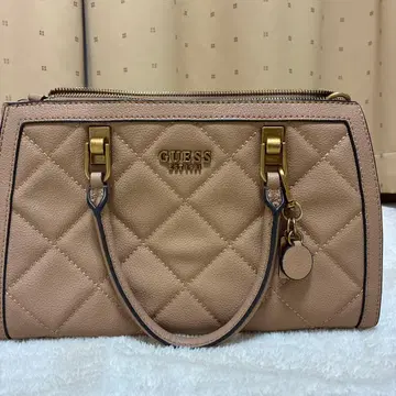 GUESS 베이지 숄더백 중형