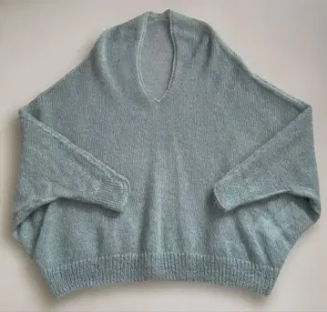 beardsley 모헤어 BIG 니트 아이스 블루 V넥 스웨터