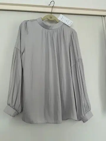 미사용 새상품 AOKI 블라우스 사이즈 S