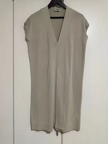 JOHN SMEDLEY 베이지 V넥 니트 원피스 S
