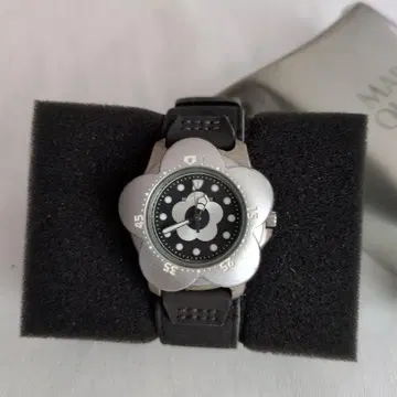 MARY QUANT 마리콴트 꽃 모양 손목시계