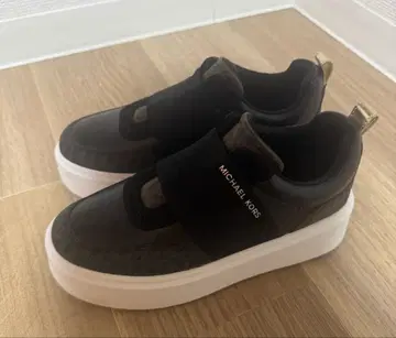 마이클코어스 믹스 미디 슬립온 플랫폼 스니커즈