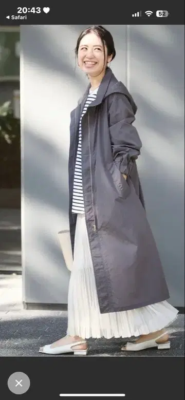 그레이 후드 부착 롱 코트