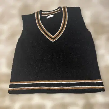 블랙 V넥 니트 베스트