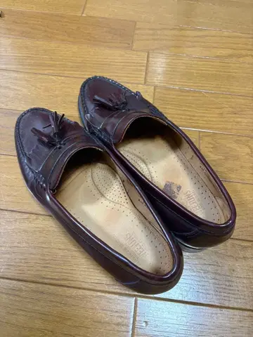 태슬 로퍼 다크 브라운