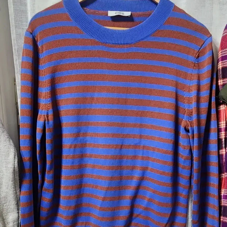 코스줄무늬 니트 긴팔 티셔츠 블루/브라운