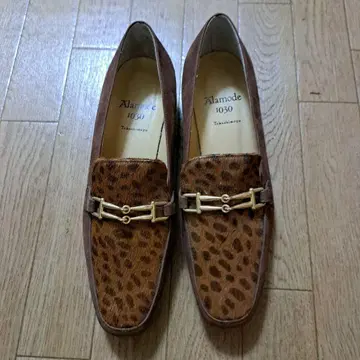 레오파드 무늬 펌프스