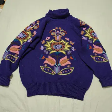 빈티지.럭셔리,입체자수.터틀넥.스웨터