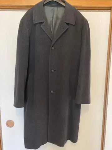 울 소재 다크 그레이 롱 코트