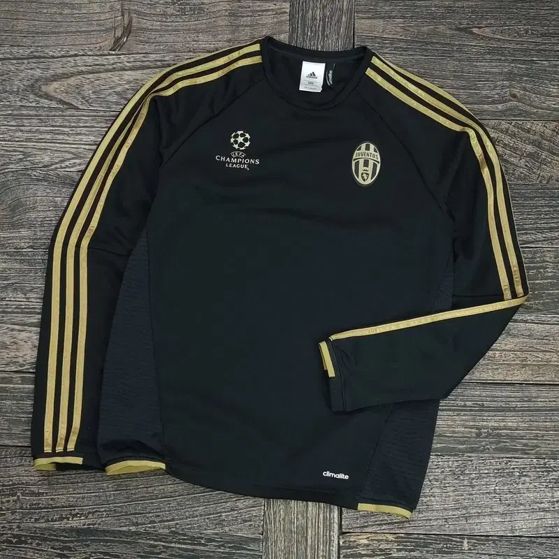 Adidas Juventus Football soccer uniform track top long sleeve t-shirt M16835