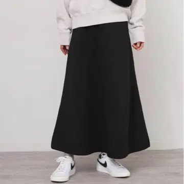 레리움 워셔블 스펀지 니트 플레어 스커트 블랙