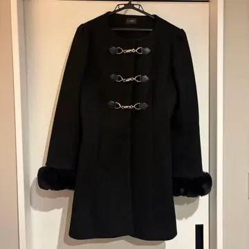 evelyn 비트 장식 플레어 코트 블랙