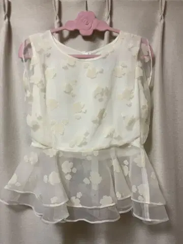 ISBIT 플라워 슬리브리스 상의 F 블라우스