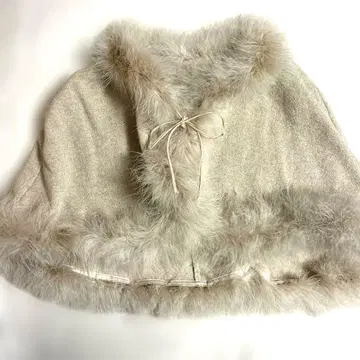 MAITRESSE 야마다야 베이지 퍼 케이프