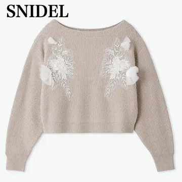 새상품급 스나이델 2024 자수 모티브 니트 풀오버