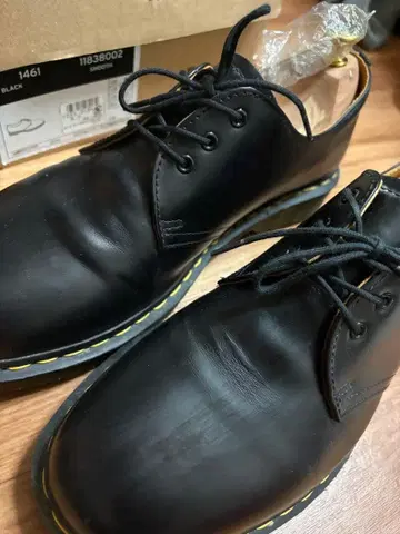 Dr. Martens 블랙 레이스업 슈즈