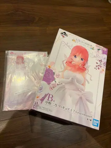 제일복권 5등분의 신부 G상 아크릴 스탠드 니노 웨딩 스타일 B상