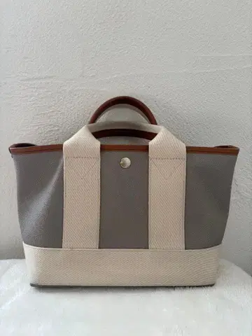 OPKAPI 스코치 그레인 네오 가죽 토트백 그레이