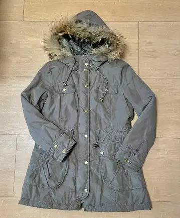 PLS+T 카키색 모즈 코트 후드 부착