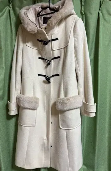 [ 새상품급 ] TOCCA 화이트 더플 코트 퍼 포함 사이즈 6