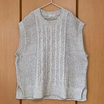 [ 새상품 ] *사만사 모스모스* 모헤어 터치 케이블 무늬 니트 베스트