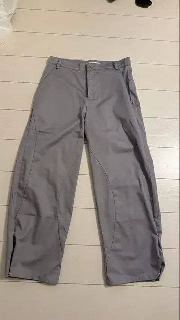 그레이 워크 팬츠 사이드 스냅 포함