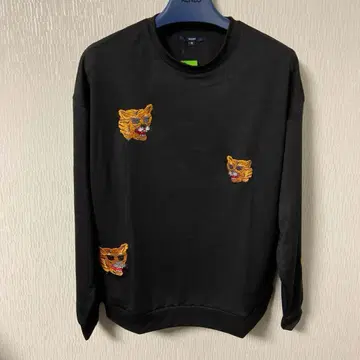 M 비 옴니보 자수 트라 긴팔 맨투맨