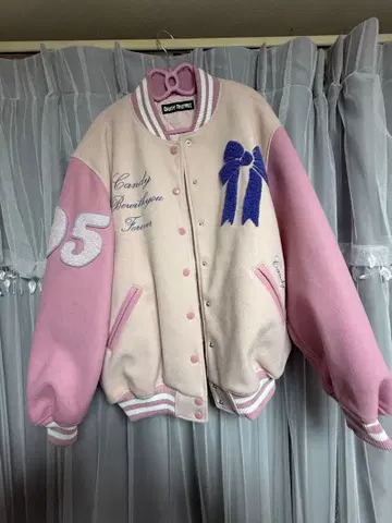 Candystripper 바시티 자켓