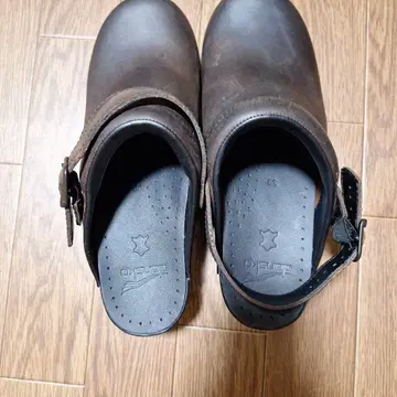 단스코 인그리드 사보 샌들 앤티크 브라운 39