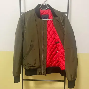 [ ZARA ] MA-1 자켓 카키 안감 레드 S 나일론 루즈핏