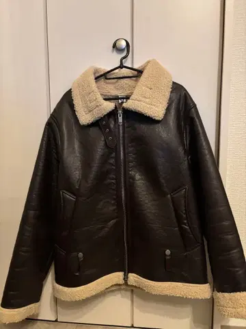 다크 브라운 가죽 보아 자켓