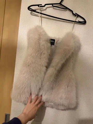 [ 미사용 ] ZARA 숏 인조 모피 베스트 XS