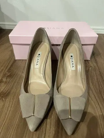 DIANA 베이지 스틸레토 하이힐