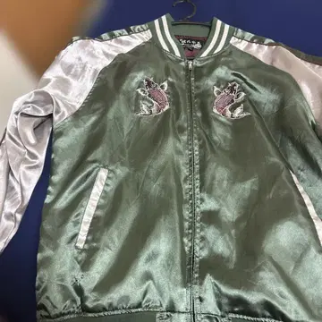 스카잔 그린 컬러 잉어 자수