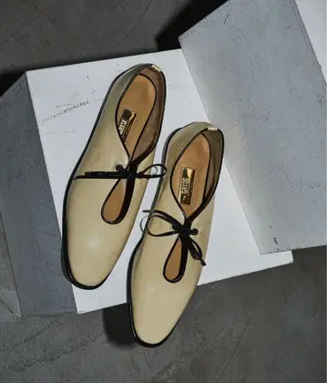 르탈론 GRISE letalon 레이스업 로퍼 아이보리