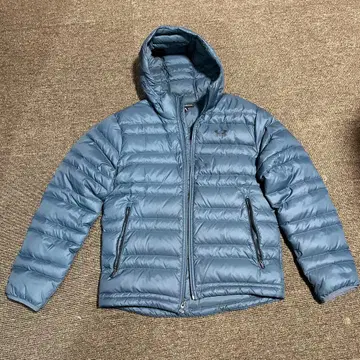언더아머 UNDER ARMOUR 후드 부착 다운 자켓 M 파랑