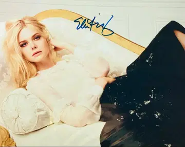 말레피센트 엘 패닝 친필 사인 사진 슈퍼에이트 h9