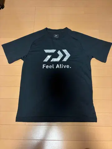 다이와 T셔츠 S 사이즈 블랙 Feel Alive.