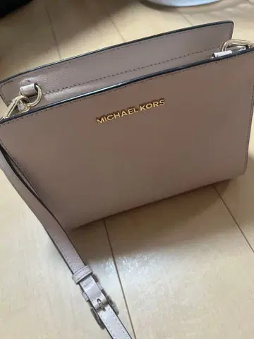 마이클코어스 숄더백