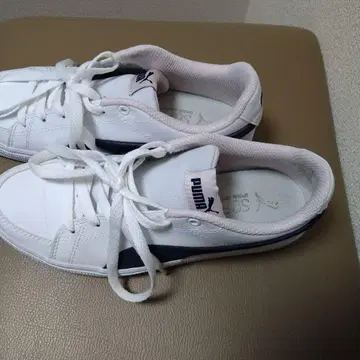 PUMA 화이트/네이비 스니커즈